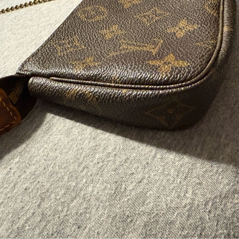 XSOLDX Louis Vuitton Pochette Accessoires Monogram Shoulder Bag Authentic - Picture 8 of 15